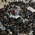 Demonstranti upali u zgradu na Kapitol hilu: Traže hitan prekid vatre u Gazi (FOTO, VIDEO)