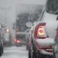 Koliko se povećava put kočenja: O čemu vozači treba da vode računa na snegu i ledu?