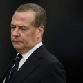 "Rusofobični antitrampov miting" Medvedev o samitu u Londonu