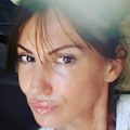 Bivša političarka i "Modelsica" radi u kineskom tržnom centru! Nevena Adžemović uslikana na novom radnom mestu