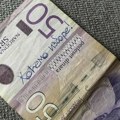 NOVAC U BLOKADI: Građani ostavljaju kratke i jasne poruke na novčanicama