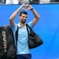 „Dejli mejl“: „Đoković pobegao jer je na udaru Vlade Srbije“