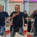 Naš pevač na štakama pevao na šabačkom vašaru! Njegova sudbina tera suze na oči: Bio član "Južnog vetra", a sada isplivao…