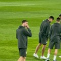 Nikad ne biste pogodili kako se Dušan Vlahović "opušta" pred Albaniju: Izašao je na centar terena, a onda...