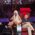 Jelena Karleuša se srušila u Pinkovim zvezdama Pevačica pala kao pokošena, Bosanac nije stigao da reaguje, nastao muk (video)…