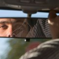Mnogi vozači ne znaju čemu služi polugica ispod retrovizora: Detalj koji nestaje iz automobila