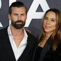 Удала се бивша Спајсица (52), мужа нашла на апликацији: Окупила готово све чланице групе, од Викторије ни гласа