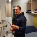 Srbin u sobi od 4 kvadrata živi po 7 meseci: Nema svoj WC, ljudi se pitaju zašto radi na kruzeru (video)