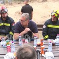 Vučić i Dačić u Deliblatskoj peščari: Posetili područje zahvaćeno požarom (foto, video)