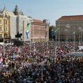 (Foto) U Zagrebu protestni skup protiv odlaganja otpada u Gospiću: Hiljade ljudi ispunile glavni trg i okolne ulice