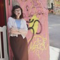 Рускиња се преселила у Београд и почела да оставља необичне трагове по граду за којима се окреће цео град
