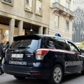 Horor u Rimu: Učenik poprskao nastavnicu biber-sprejom, a zatim je izbo nožem: Pokušao da napad prenosi uživo