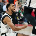 Efes reagovao na povredu Džejmsa: Iz NBA došao bivši as Partizana