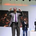 Kreditna groznica: Vučić podelio silan novac, ali to ljudima nije dovoljno za život