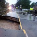 Poplave: Vanredno stanje u 42 opštine, obrušio se i drugi deo mosta kod Kraljeva