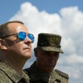 Medvedev: Zapad zarađuje na ratu u Ukrajini