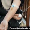 Građani i influenceri pomažu oboljelima u Tuzli: 'Kraj drvenim stolicama za kemoterapije'