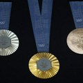 Komadi gvožđa sa Ajfelove kule na olimpijskim medaljama u Parizu