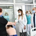 Sanja Radojević Škodrić obišla devojčicu kojoj je transplantiran bubreg Oporavlja se, do kraja nedelje bi trebalo da ide…