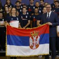 Vučić primio olimpijski tim Srbije i uručio državnu zastavu za Igre u Parizu