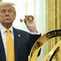 Ameri se krste i levom i desnom rukom! Donald Tramp organizuje sportsko takmičenje u Beloj kući