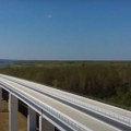 Železnica: Pukotina na potpornom zidu na brzoj pruzi kod Čortanovaca ne ugrožava saobraćaj