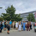 Protest studenata i dela zaposlenih KC Vojvodine zbog privođenja medicinskog tehničara usred smene