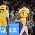 Ništa od penzije, Lebron ostaje u NBA ligi: Još čemo gledati "kralja" kako igra košarku