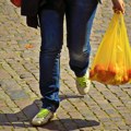 Nemci besni, u Srbiji se to odavno primenjuje: Naplaćuju im plastične kese, a evo i po kojoj ceni