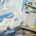 U Heraklionu zaplenjeno oko dva kilograma kokaina i steroidi, uhapšene tri osobe