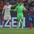 "Kosovo je Srbija" grmelo u Češkoj: Neverovatne scene na utakmici Zvezde, Česi i Srbi zajedno pevali