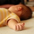 U nedelju pomeramo kazaljke unazad: Pripremite bebu da se ne budi ranije