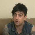 Pevač osuđen zbog pedofolije i silovanja u zatvoru izboden i pretučen, robijaši ga 6 sati držali kao taoca