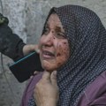 Izrael i Palestinci: Napadi na Gazu se nastavljaju, bolnice prepune – uhapšeno stotine ljudi povezanih sa Hamasom, kažu…