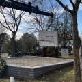 Vraćen spomenik srpskim vojnicima u Prištini: Ponovo je na mestu na kom je i bio
