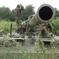 Zgromili: Ruski tenkovi sravnili ukrajinsko uporište (video)