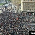 Hiljade ljudi u Beogradu šetale protiv izborne krađe, crveni karton za Vučića, novi protesti posle praznika