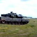 Rusi uništili pa pokušali da zaplene švedski tenk: Ukrajinski dronovi ih ostavili bez ratne nagrade (video)