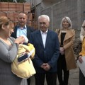(VIDEO) Andrej prva “prolećna beba” dobio poklon od opštine Crveni Krst