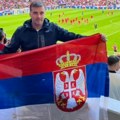 Briga Savu za izbore: Okrenuo srpsku zastavu naopako i uživa u Nemačkoj za sve Rokfelerove pare (foto)