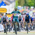 Žutu majicu i dalje nosi Tadej Pogačar: Binijam Girmej iz Eritreje osvojio osmu etapu Tur d'Fransa