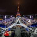 Olimpijske igre u Parizu 2024: Otvorene OI spektaklom na Seni, olimpijski plamen lebdi nad glavnim gradom Francuske