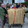 (VIDEO) Zlatni kontejner uručen Zemuncima