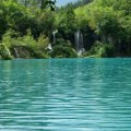 Nesreća u Hrvatskoj: Vozić koji prevozi turiste sleteo s puta, ima povređenih!