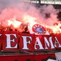 Ovo se u Engleskoj retko viđa! Finale velikog takmičenja obeleženo velikom bakljadom i parolom: "UEFA mafija"