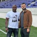 Legenda premijer lige u poseti grafičaru: Oduševljen radom sa talentima, susret o kome će se pričati