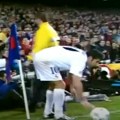 Pre 23 godine ga gađali svinjskom glavom na utakmici! Legendarni fudbaler se ponovo vratio tamo gde ga mrze, evo kako su ga…