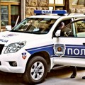 Bežao od policije, otvorio vatru, pa vozaču „golfa” pod pretnjom uzeo vozilo