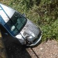 (Foto) Ovo je uništeni automobil Dare iz Jasenovca nakon saobraćajne nezgode Probila zaštitnu ogradu i sletela s mosta…