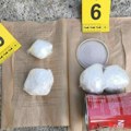 Više od dva kilograma droge čuvao u stanu na Voždovcu: Narko-dileru pronađene i vagice, marihuanu spakovao u kesice